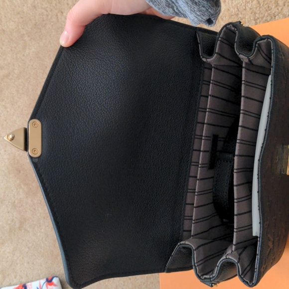 Brand New Authentic Louis Vuitton Pochette Metis Handbag - Picture 10 of 16